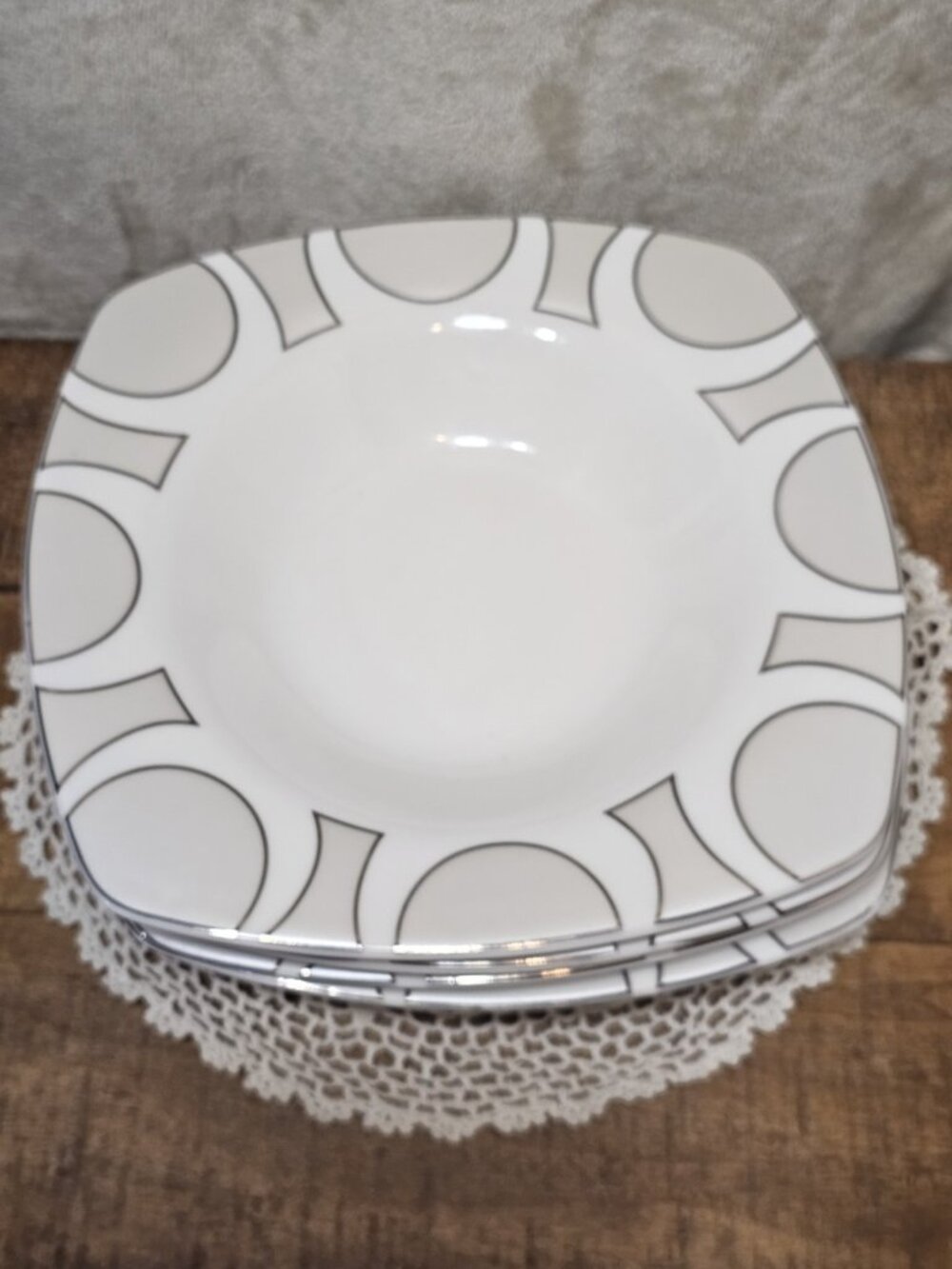 Set 4 ODEON Platinum Silver on White Square Wide Rimmed Soup Bowls Unique Design